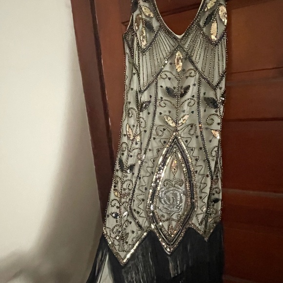 Elegant Black and Gold Beaded Flapper Style Dress - Picture 5 of 6